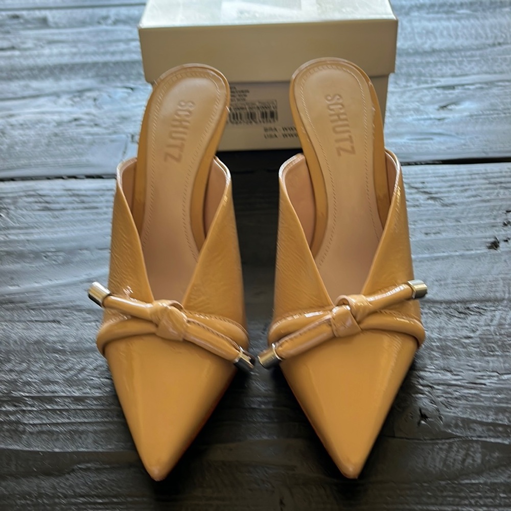 Schutz Tanya Mule in Nude, Size 6.5B